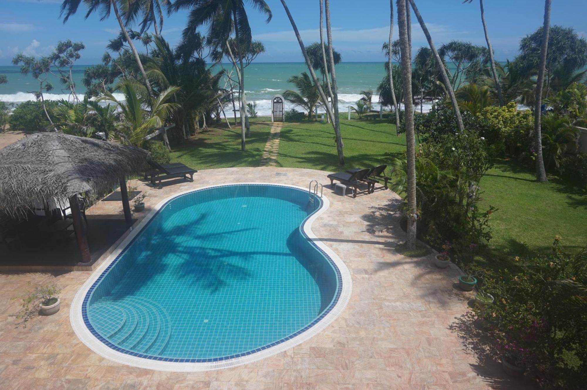 Lanka Beach Grand Villa Rekawa Exterior photo