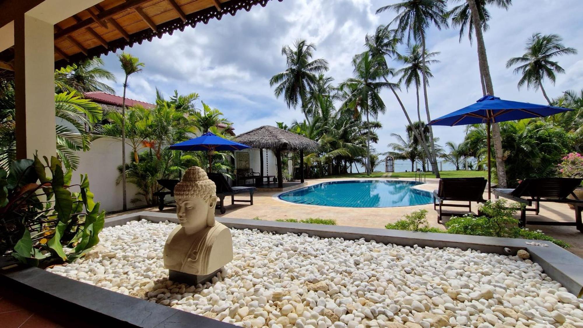 Lanka Beach Grand Villa Rekawa Exterior photo